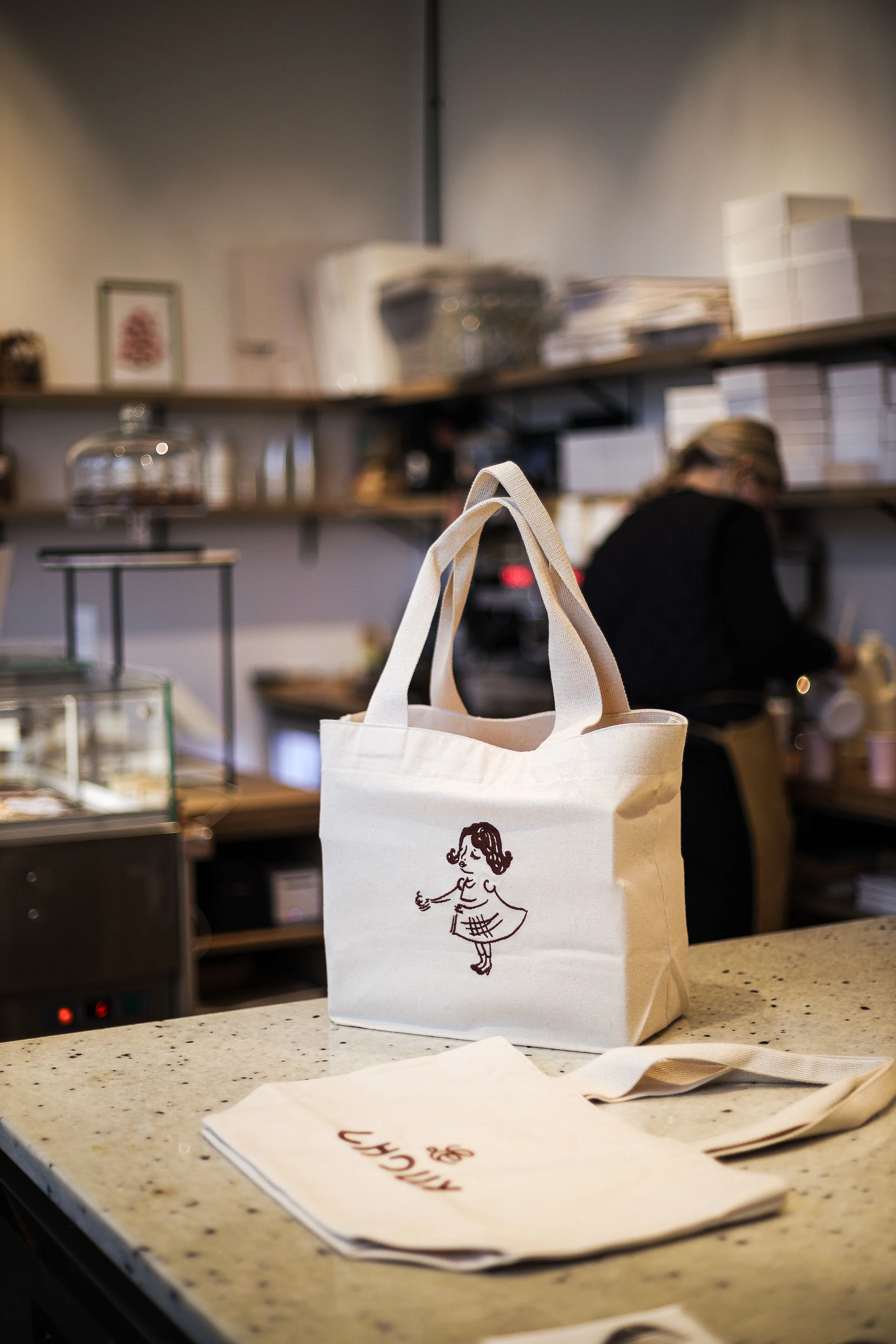 Le Choux Tote Bag - Image 3
